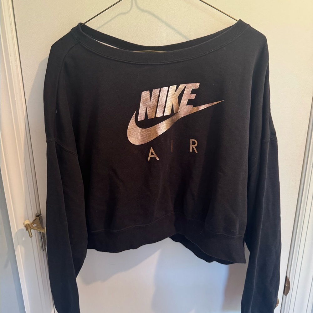 Nike Women's Black and Rose Gold Logo Cropped Sweatshirt, Large